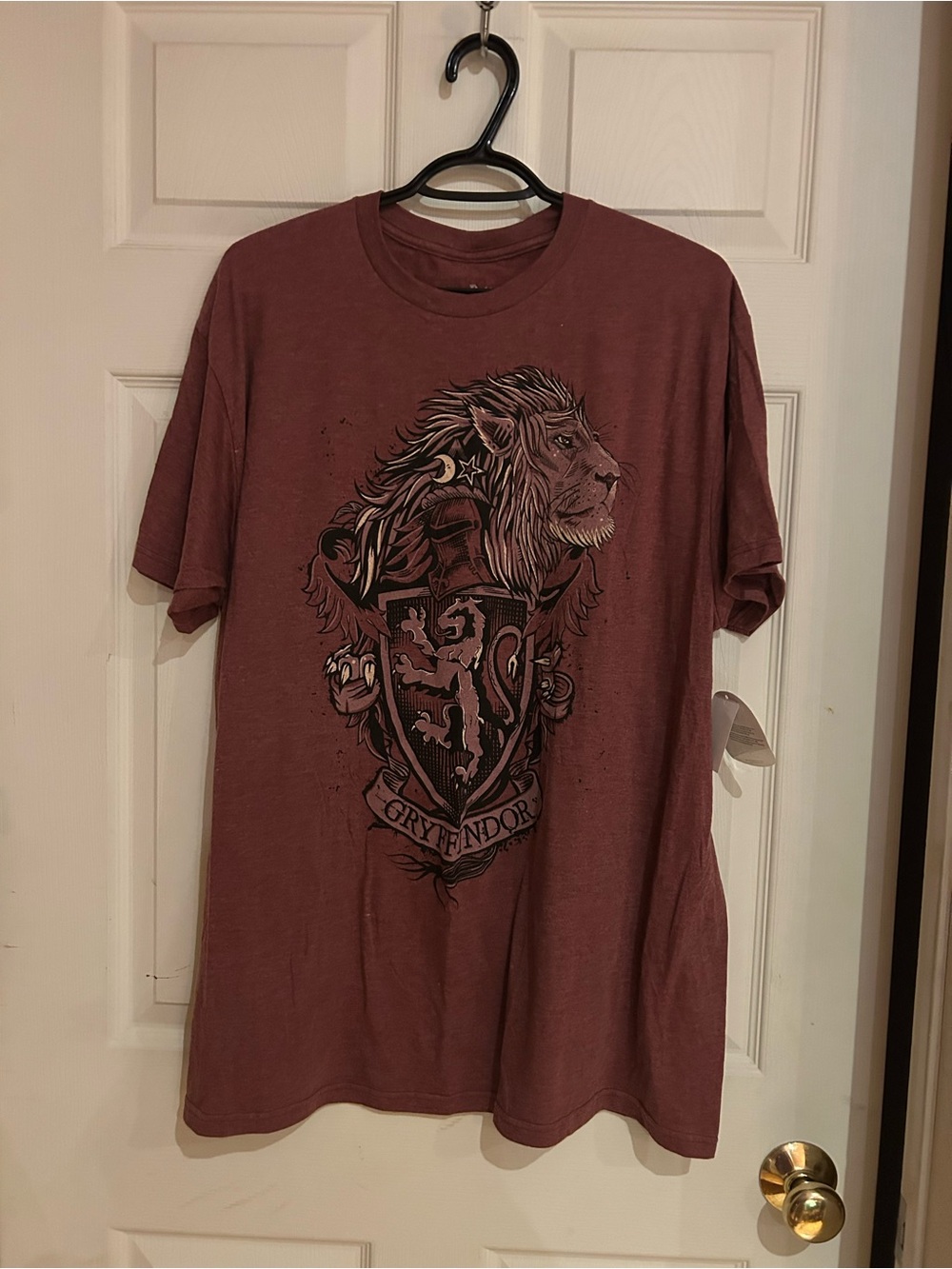 NWT Unisex Harry Potter - Gryffindor Crest with Lion Top Size XL